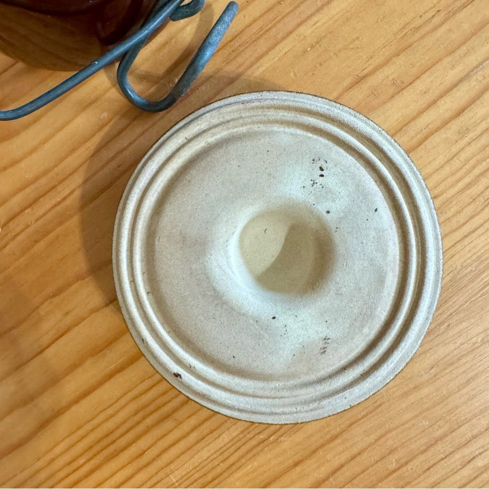 Vintage 60s Brown Stoneware Crock with Lid Metal Closure Kitchen Pantry - Picture 5 of 7